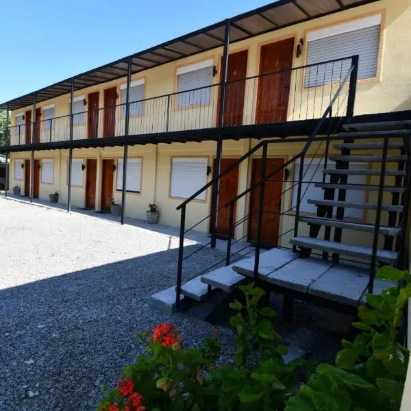 Trinidad Inn Flores，位于特立尼达岛的酒店