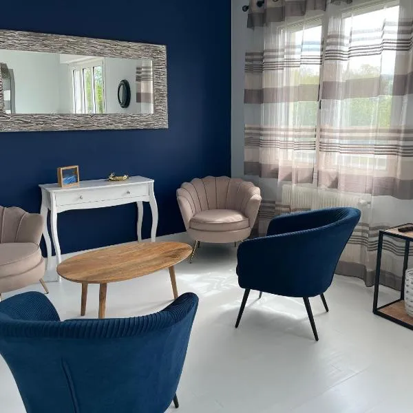 Maison rénovée avec garage et jardin, proche centre ville - La Tremblade，位于拉特里姆莱德的酒店
