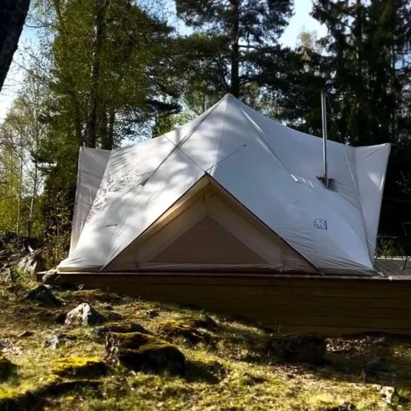 Long Valley Ranch & Lodge，位于Nykvarn的酒店