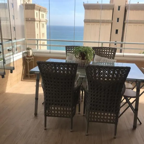 Apartamento en primera línea de playa，位于阿勒纳勒斯德尔索尔的酒店