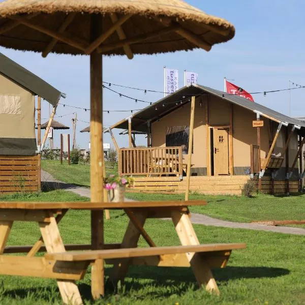 Safaritent Wood XL met tuinzicht，位于Nieuwe Wetering的酒店