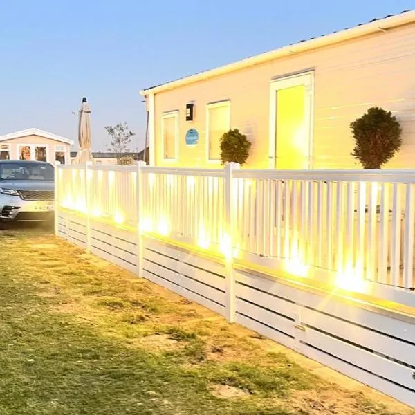 The Beach House East Mersea，位于Mersea Island的酒店