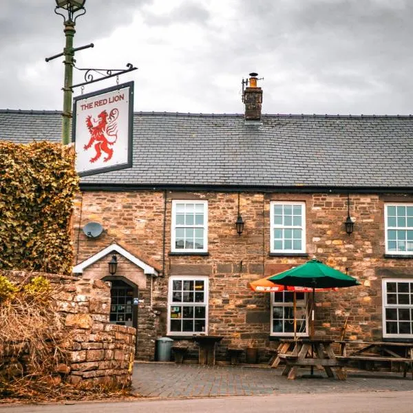 The Red Lion Llangynidr，位于Llangynidr的酒店