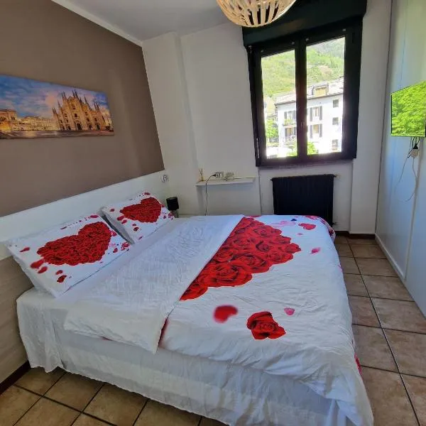 BERNINA STATION CENTRE APARTMENT 1 - 30 seconds walk from bernina station，位于蒂拉诺的酒店