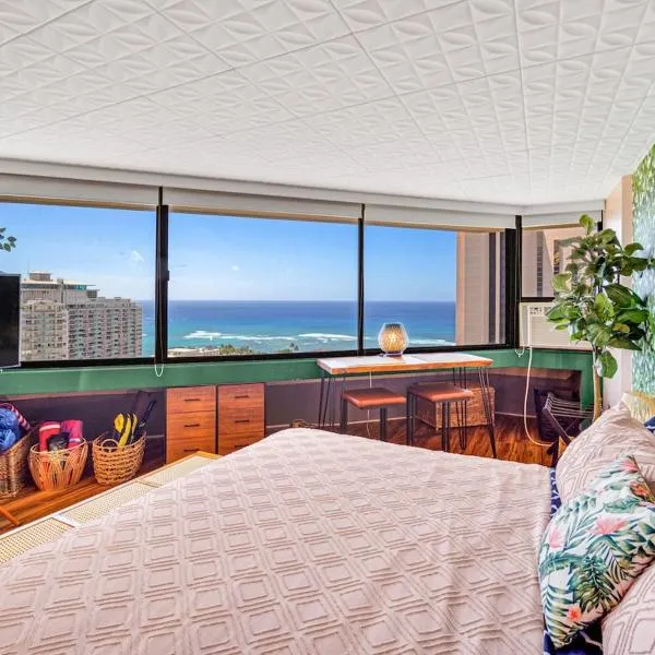 Ocean View Prime Location Surfer Studio With Parking，位于檀香山的酒店