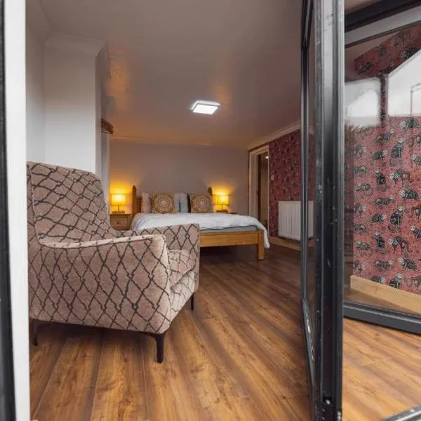 Franky's Place, Residence in Roundhay, Leeds - Free Parking, Breakfast & WiFi，位于利兹的酒店