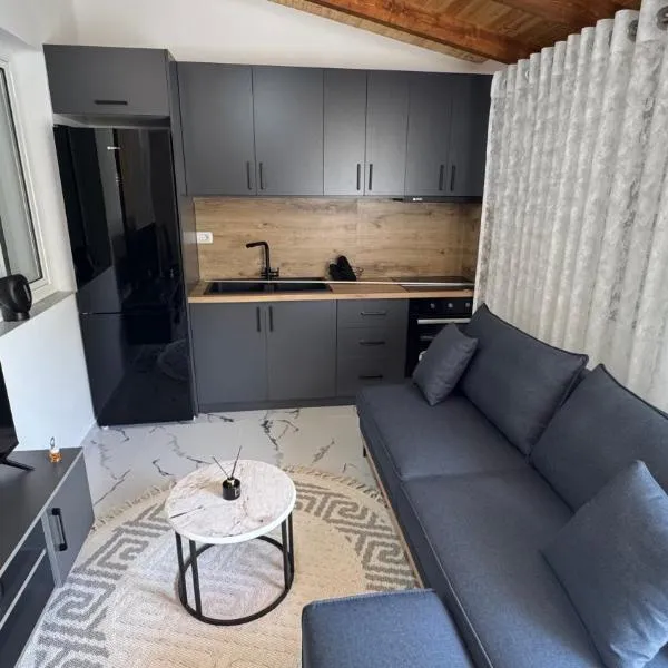 Sweet Dreams Apartment，位于佩尔梅特的酒店
