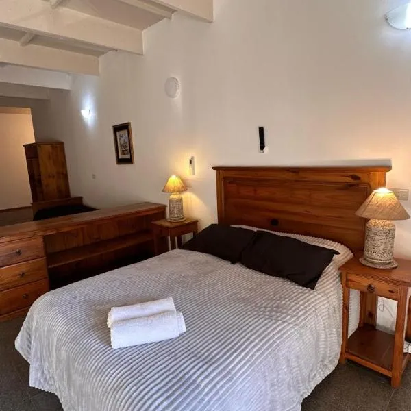 PALMARES DEL BOULEVARD - Aeropuerto Internacional Taravella - Campus Siglo 21 - Campus Blas Pascal - Sanatorio Allende - Estadio Kempes - Quorum - Mujer Urbana - Complejo Ferial Córdoba,位于科尔多瓦的酒店
