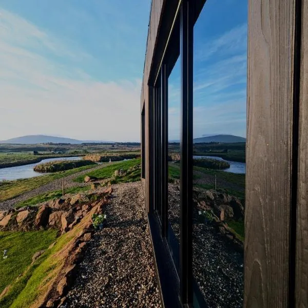 Carrick-a-Rede Luxury Retreat Ballintoy Causeway Coast，位于巴林托伊的酒店
