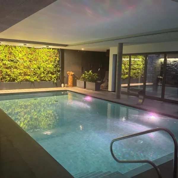 Hôtel WELLNESS EAU DE ROCHE Durbuy，位于杜柏的酒店