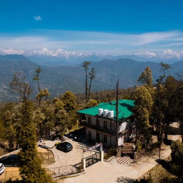 THE HIMALAYAN WOODS, CHAUKORI，位于Chaukori的酒店