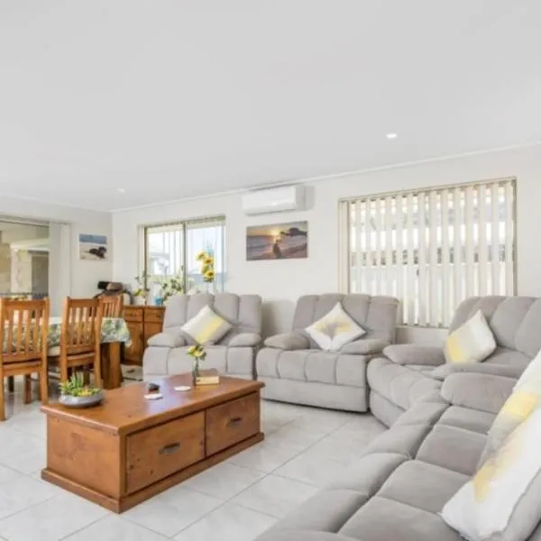 Sunset Beach B&B，位于Waggrakine的酒店