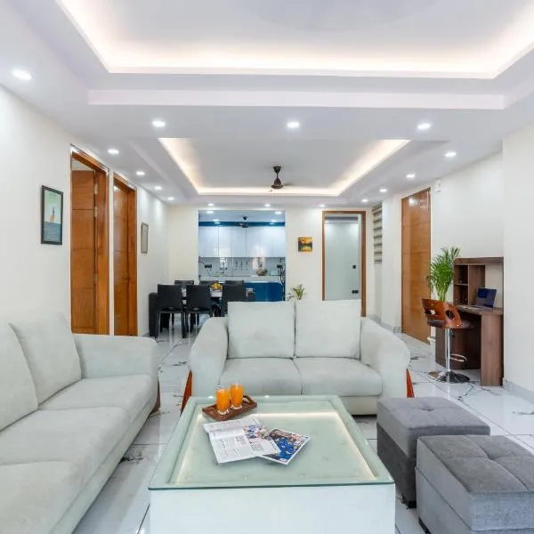 Homlee-Classic 4BHK Flat Central DEL-Lift-Parking，位于新德里的酒店