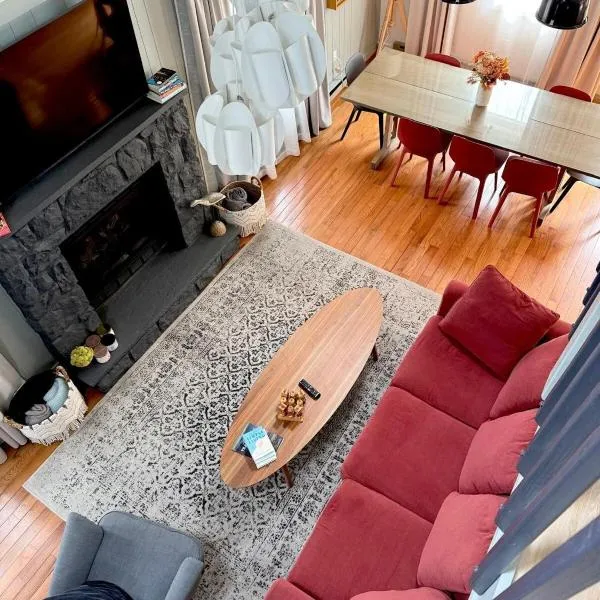 Pocono Chalet,Hot Tub,Arcade,Fireplace, Lake,Pool, Pet friendly, near Jim Thorpe No extra fees to use amenities，位于Towamensing Trails的酒店