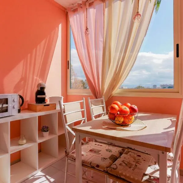 Casa Suite Himalaya Estate in Sardegna Vicino al Mare e Aeroporto Wi-Fi & Parcheggio，位于塞拉尔朱斯的酒店