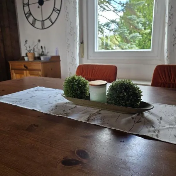 Schwarzwald Lodge OG - Perfekt für Familien und Gruppen，位于卡尔夫的酒店