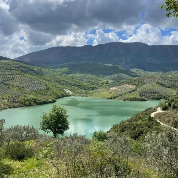 Lake Campground Silvano，位于培拉特的酒店