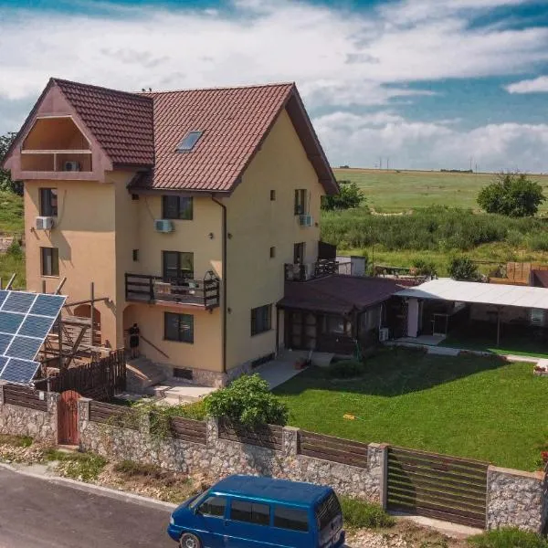 Casa Violeta-fara copii，位于泰基尔吉奥尔的酒店