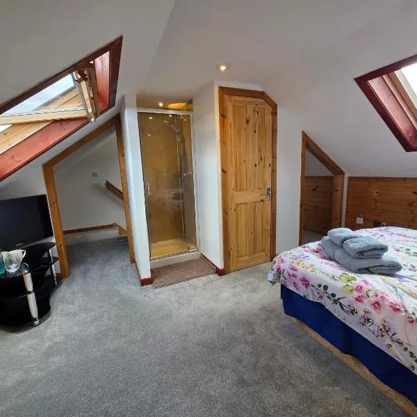 Attic by the river Spey，位于斯佩河畔格兰敦的酒店