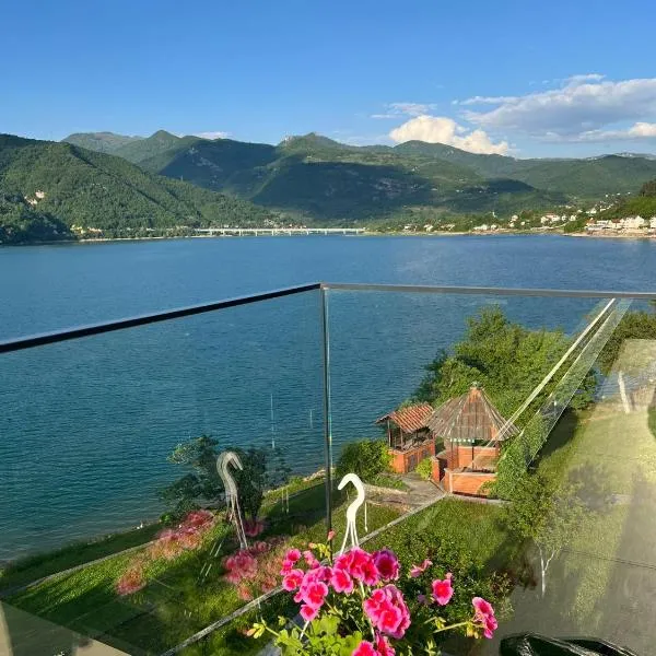 Royal Terrace Konjic，位于Železnička Stanica Ostrožac的酒店