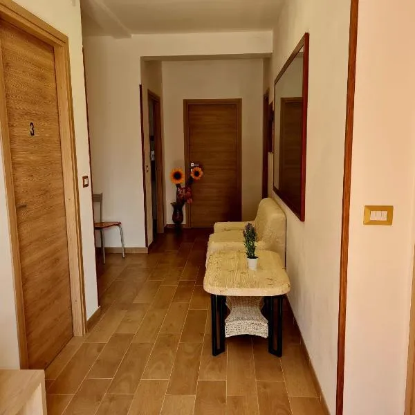 Tre Pandele，位于Ploaghe的酒店