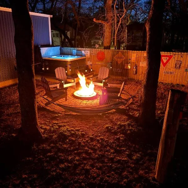 A Shore Thing-Beach-Fishing-Fire Pit-Relax-Pets，位于Shay的酒店