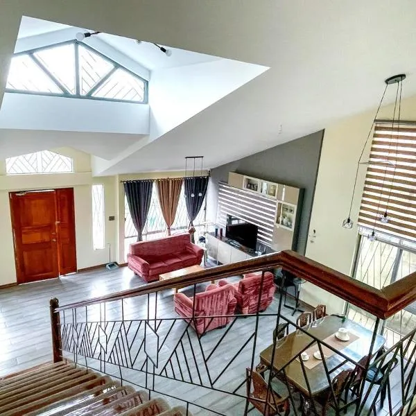 JResidences - 5 Bedrooms Cozy Home，位于巴科洛德的酒店
