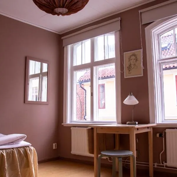 Adelsgatan Bed & Breakfast，位于维斯比的酒店