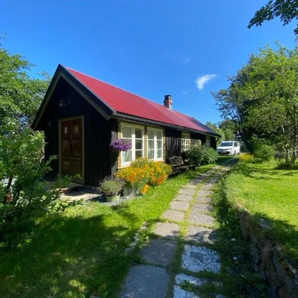 Lite hus i hagen，位于Malvik的酒店
