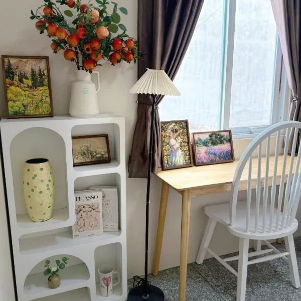 Linh Ngọc Châu Hotel，位于胡志明市的酒店