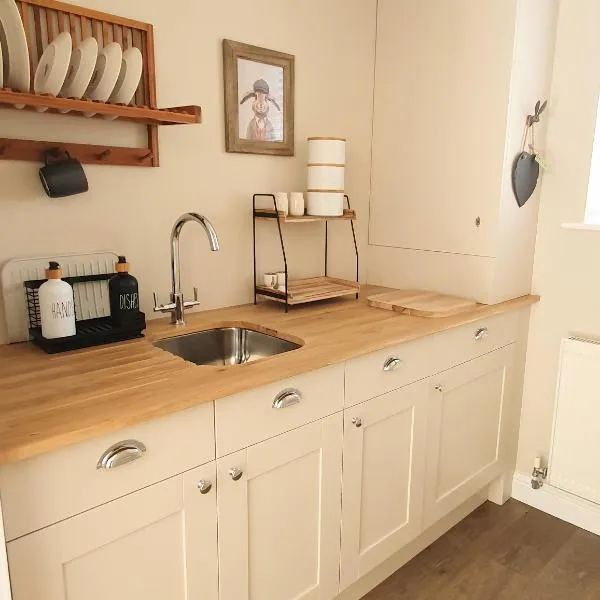 Cosy Hutch，位于Saxelby的酒店