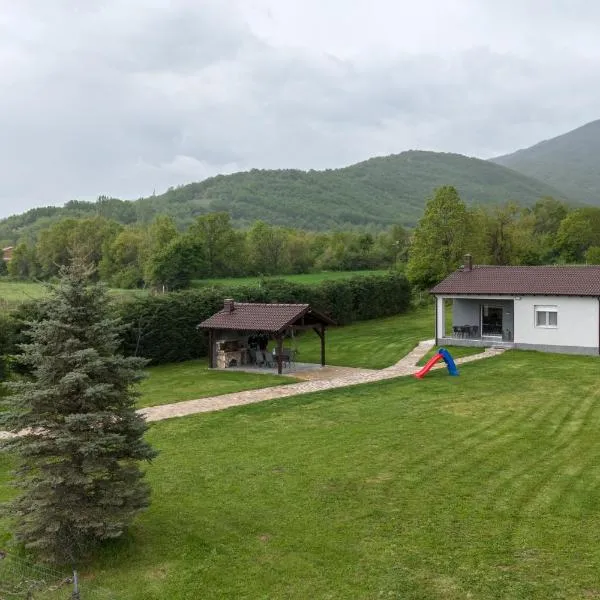 Casa Montagna，位于弗洛里纳的酒店