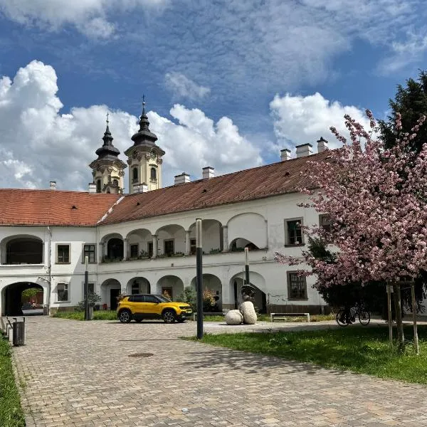 Forst-Ház Apartman，位于埃格尔的酒店
