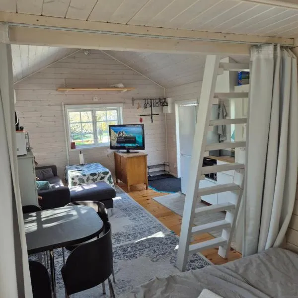 Newly built house at central location in Strängnäs，位于斯特兰奈斯的酒店