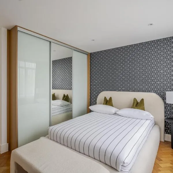 Luxurious City Centre Apartment in Chelmsford，位于切姆的酒店