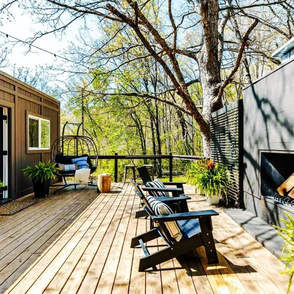 Couples Retreat: King Bed:Hot tub:Firepit & More，位于蓝岭的酒店