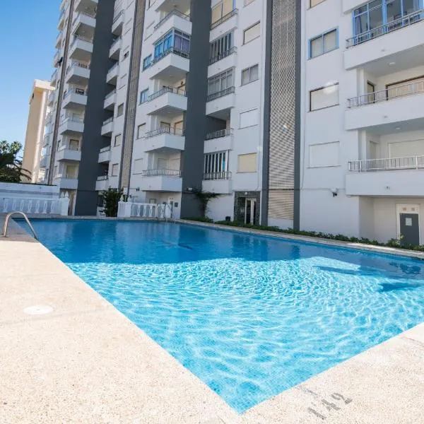 Apartamento de Diseño con Piscina cerca del Mar GANDIAZAR II，位于甘迪亚海滩的酒店
