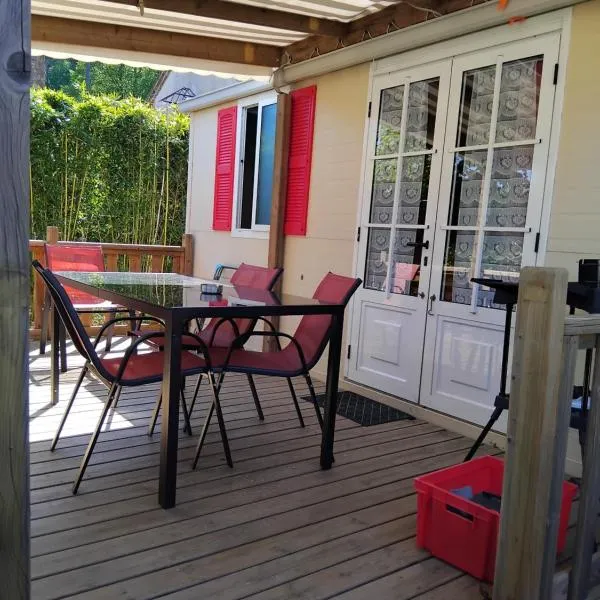 mobil home LA HUPPE，位于Le Martinet的酒店