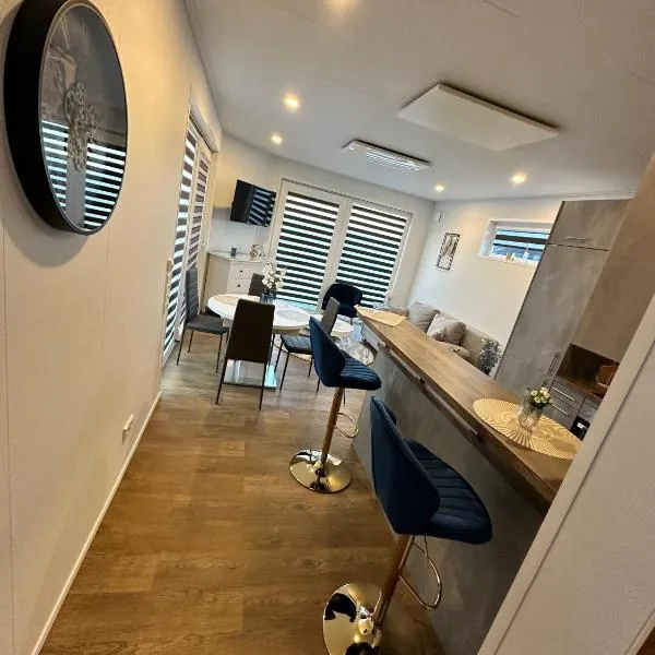 Ferienhaus am Seepark -J&K，位于戈赫的酒店