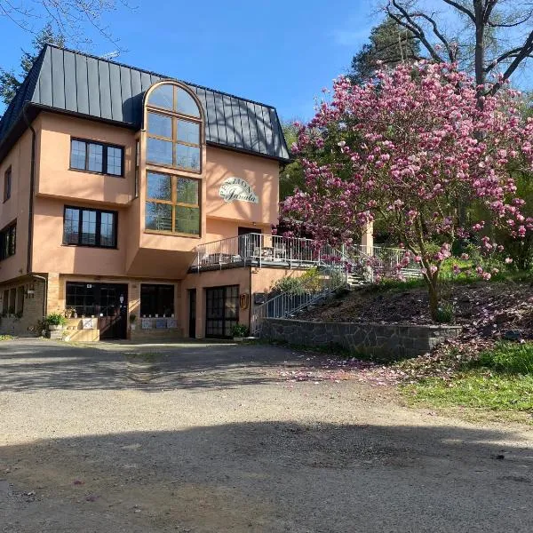 加纳塔旅馆，位于斯拉皮的酒店
