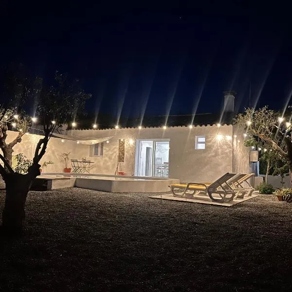 Cantinho do frade，位于阿兰德鲁阿尔的酒店