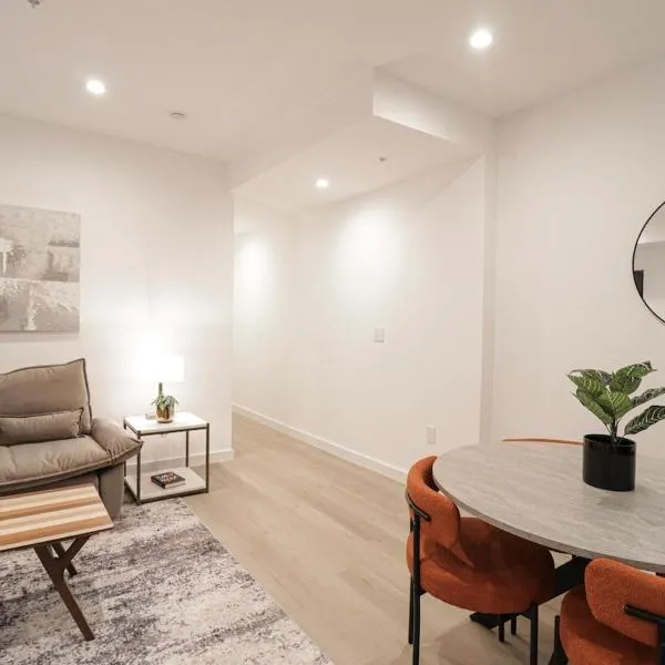 Unit 3 1Bed Room with Queen plus Sofa Bed in the Heart of DC,位于华盛顿的酒店