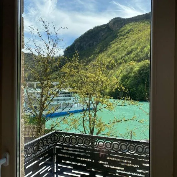 Raja Hotel Fierze，位于Ndërlisaj的酒店