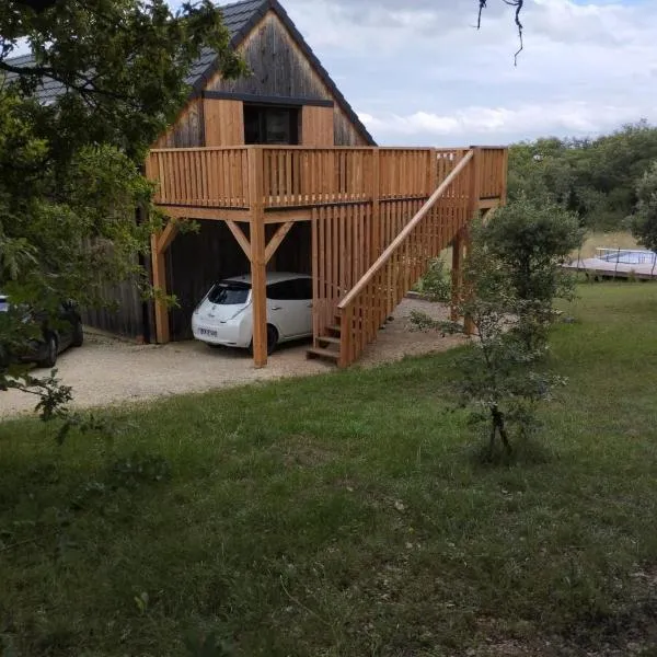 Le Séchoir Pool terrace air conditioning，位于Cuzance的酒店