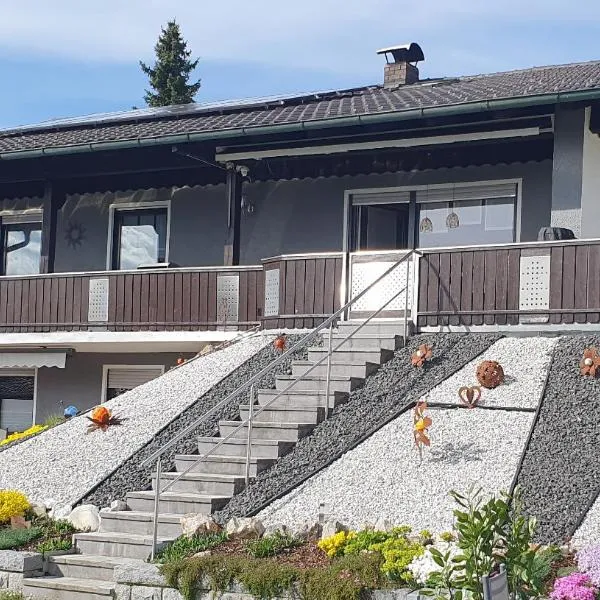 Ferienwohnung Kauschinger，位于Böbrach的酒店