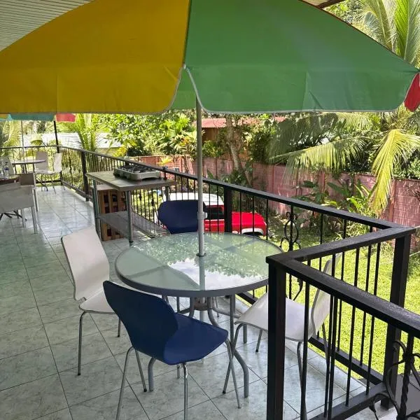 Playa Negra Zen Bistro，位于利蒙港的酒店