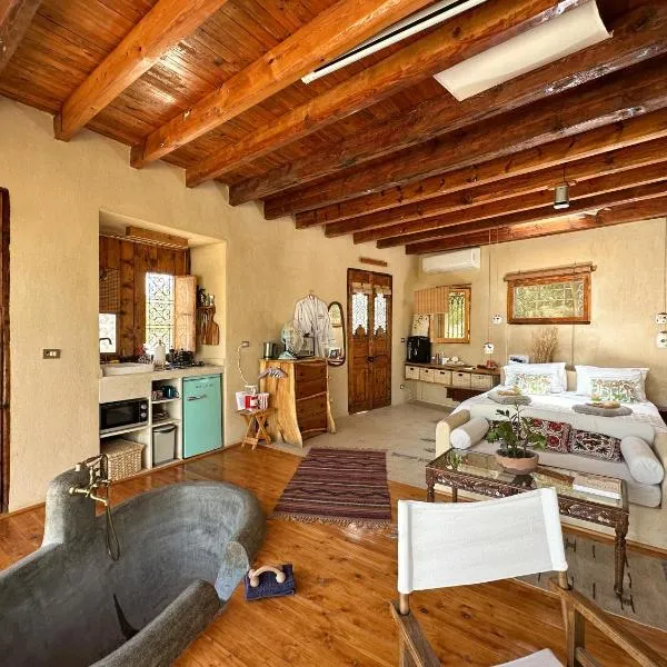 Waterside Loft -Rustic & Lux Tunis Artisan Village，位于Tunis的酒店