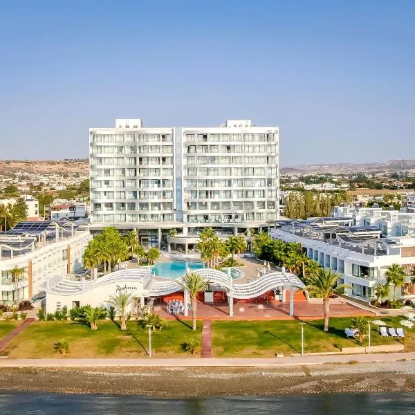 Radisson Beach Resort Larnaca，位于拉纳卡的酒店