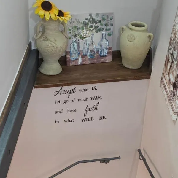 Saras Castle，位于Eggi的酒店