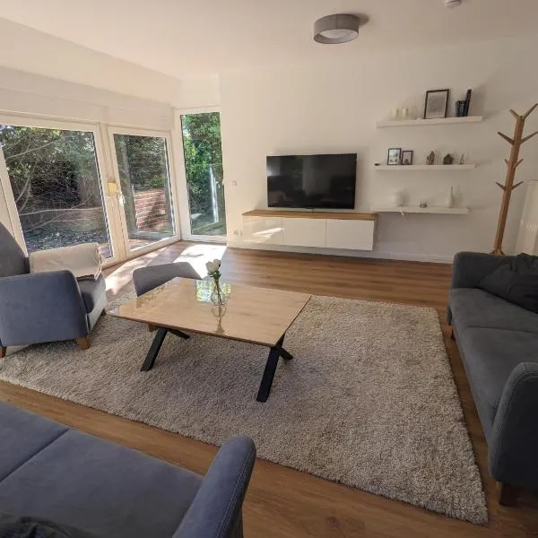 Ferienhaus im Zentrum von Augustfehn，位于Apen的酒店